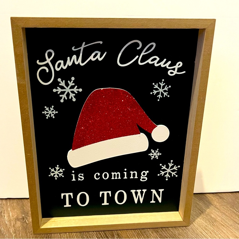 Super Cute Glittering “Santa Claus is Coming to Town” Wooden Sign- NWT
